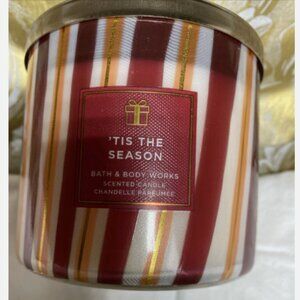 BATH & BODY WORKS TIS THE SEASON CANDLE SCENTED LARGE 3 WICKS 14.5oz.